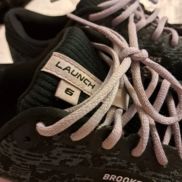 Brooks Sneakers Women's 9.5 Launch 6 Black Purple Athletic Sporty Running Comfy - Picture 3 of 7